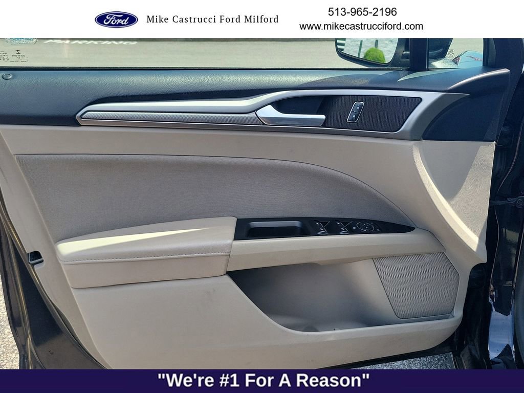 Certified 2017 Ford Fusion SE w/ Fusion SE Technology Package FWD image 25