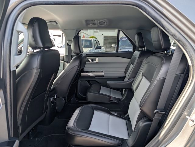 Certified 2023 Ford Explorer XLT w/ Equipment Group 202A RWD image 8