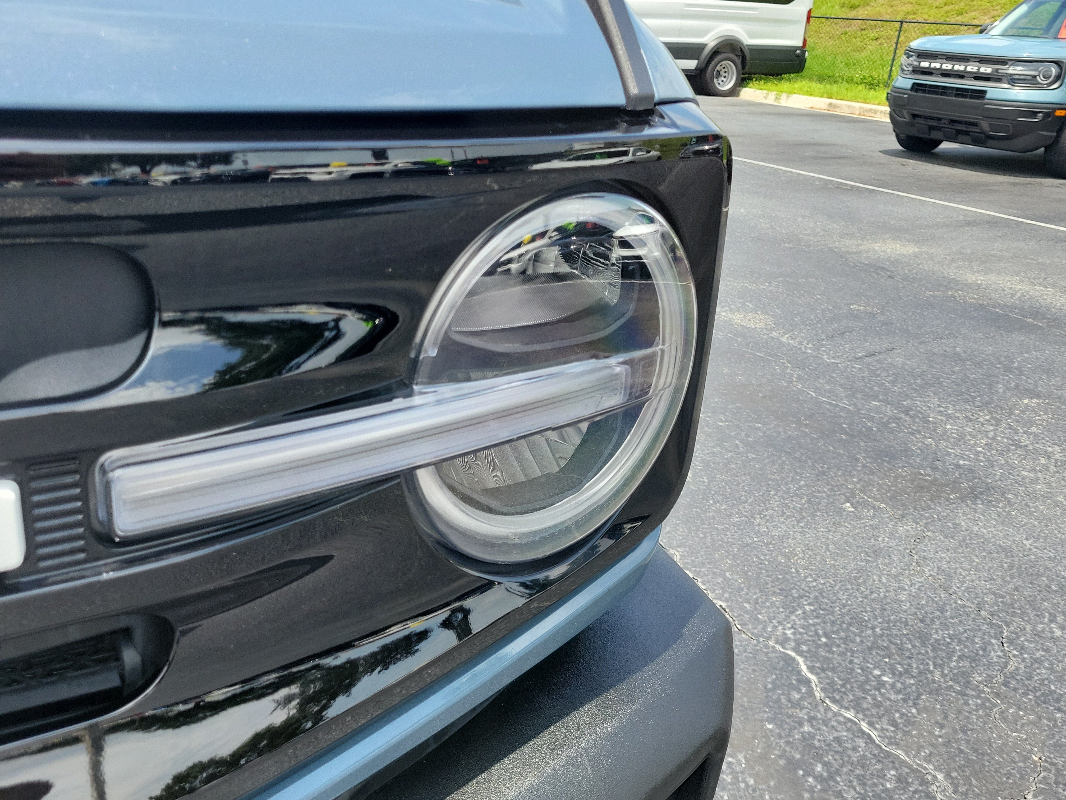 Certified 2025 Ford Bronco Outer Banks AWD/4WD image 3