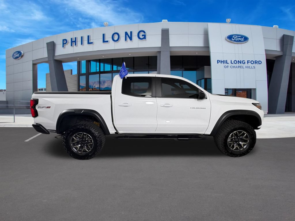 Used 2025 Chevrolet Colorado ZR2 w/ Technology Package AWD/4WD image 6