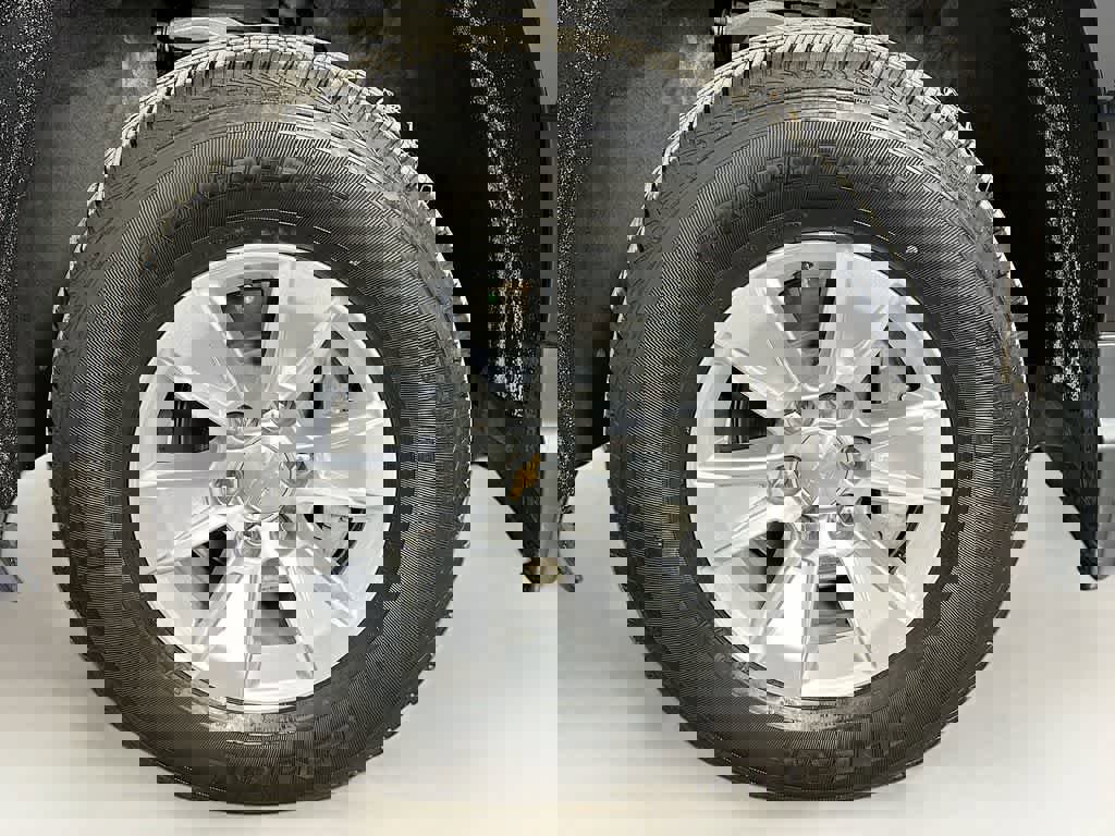 Used 2025 Chevrolet Silverado 1500 LT image 8