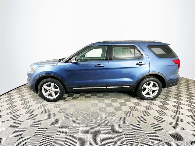 Certified 2018 Ford Explorer XLT w/ Equipment Group 202A FWD image 8