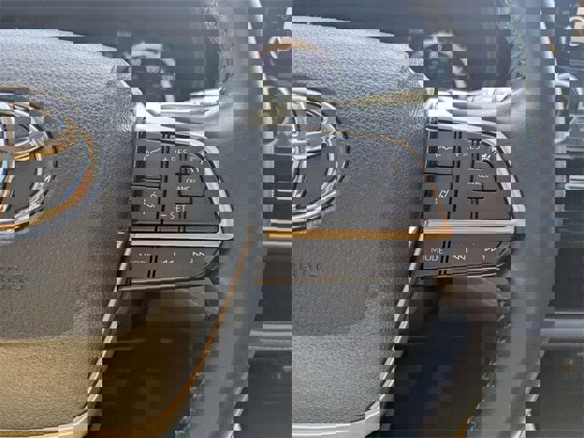 Used 2023 Toyota Highlander L image 13