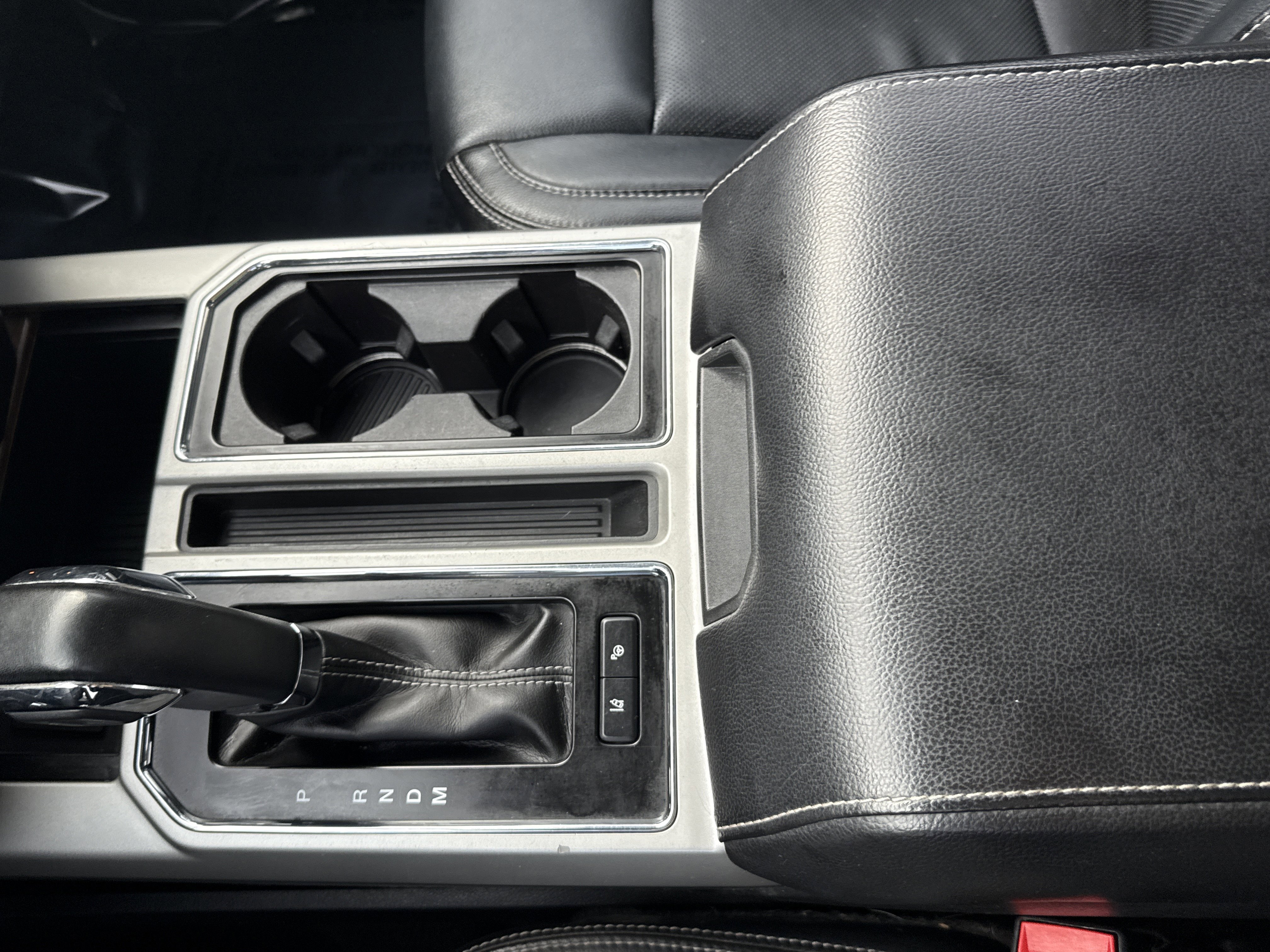 Certified 2019 Ford F150 Lariat w/ Equipment Group 502A Luxury image 25