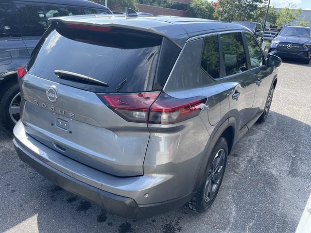 Used 2025 Nissan Rogue SV FWD image 4