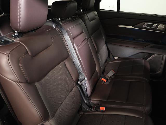 Certified 2025 Ford Explorer Platinum AWD/4WD image 10