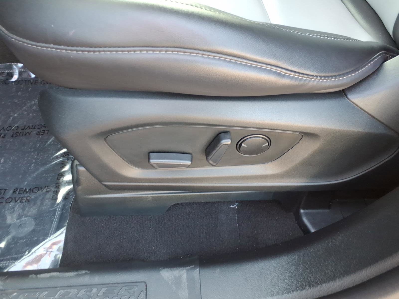 Certified 2023 Ford Explorer XLT w/ Equipment Group 202A image 13