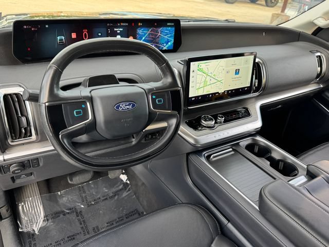 Certified 2025 Ford Expedition Platinum AWD/4WD image 11