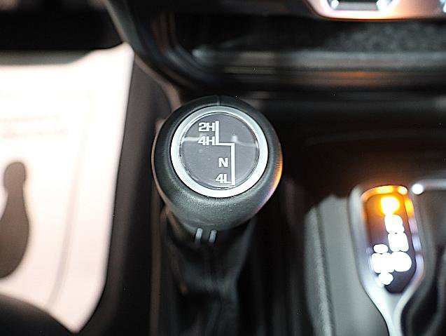 Used 2024 Jeep Wrangler Unlimited Sahara w/ Safety Group image 16