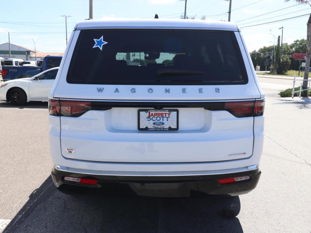 Used 2024 Jeep Wagoneer Series III AWD/4WD image 14