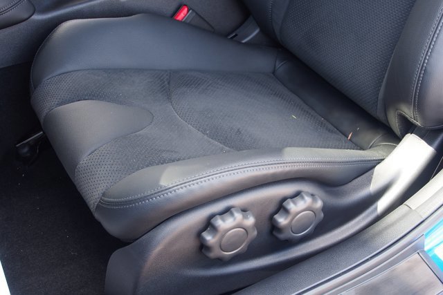 Used 2025 Nissan Z Performance w/ Floor Mat Package image 16