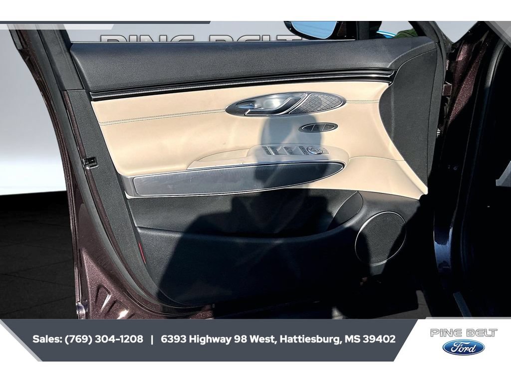 Used 2023 Genesis GV70 2.5T w/ Select Package AWD/4WD image 17