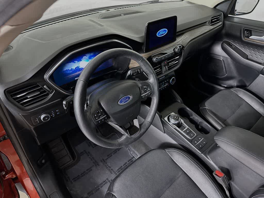 Certified 2020 Ford Escape Titanium AWD/4WD image 2