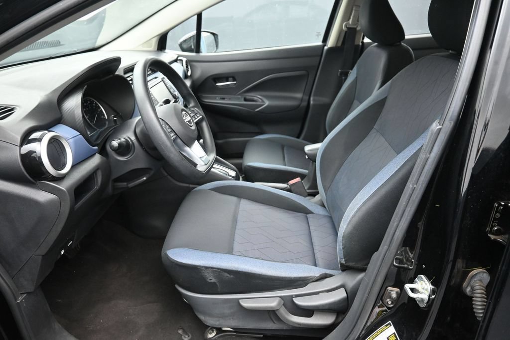 Used 2023 Nissan Versa SV FWD image 12
