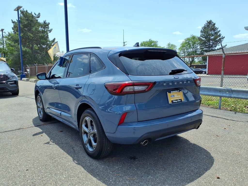 Certified 2024 Ford Escape ST-Line w/ Tech Pack #1 AWD/4WD image 9