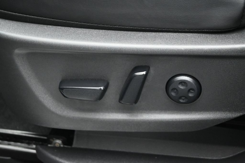 Used 2024 Nissan Ariya AWD image 11