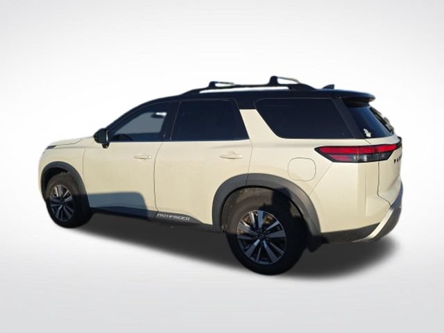 Used 2024 Nissan Pathfinder SL FWD image 4