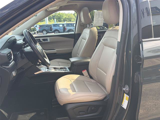Certified 2022 Ford Explorer XLT w/ Equipment Group 202A AWD/4WD image 12