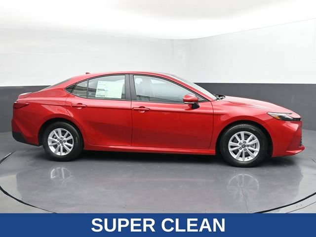 Used 2025 Toyota Camry LE FWD image 16