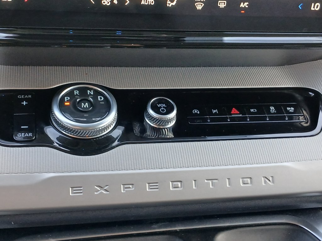 Certified 2025 Ford Expedition Active RWD image 13