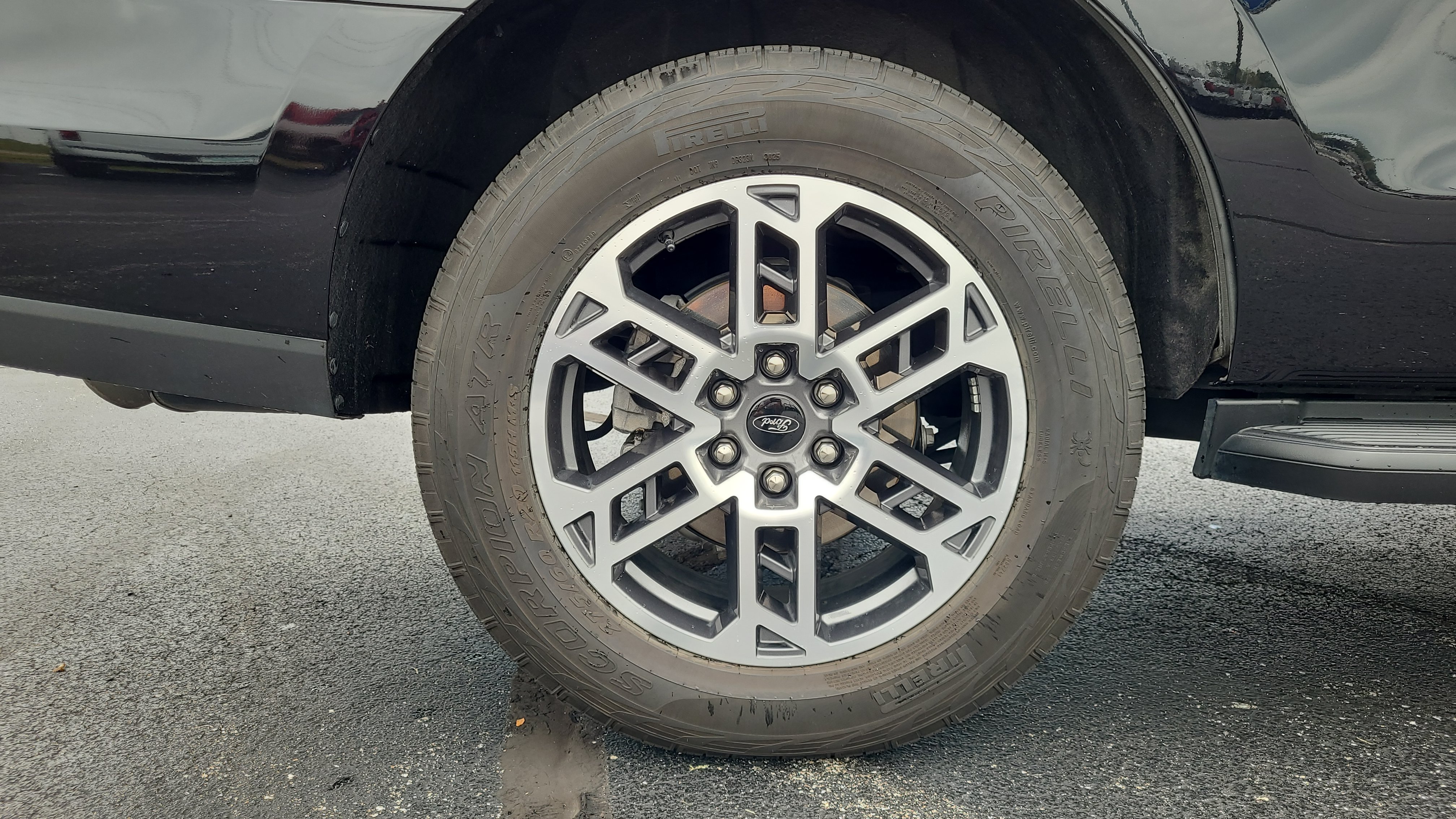 Certified 2025 Ford Expedition Active AWD/4WD image 11