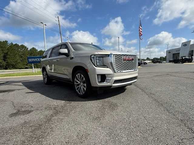 Used 2021 GMC Yukon XL Denali w/ Denali Premium Package RWD image 9