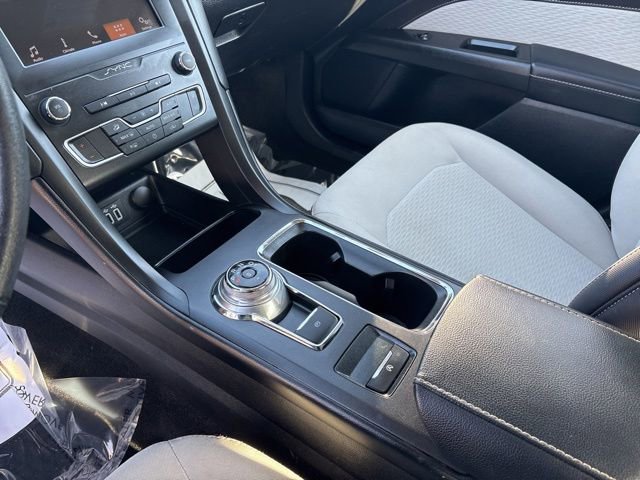 Certified 2019 Ford Fusion SE w/ Equipment Group 151A FWD image 18