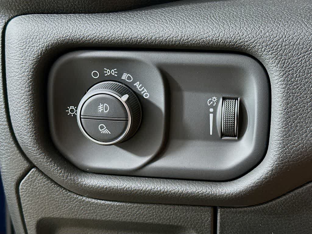 Used 2024 RAM 1500 Big Horn AWD/4WD image 27