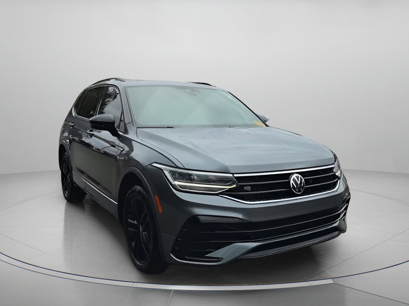 Used 2022 Volkswagen Tiguan SE R-Line image 27