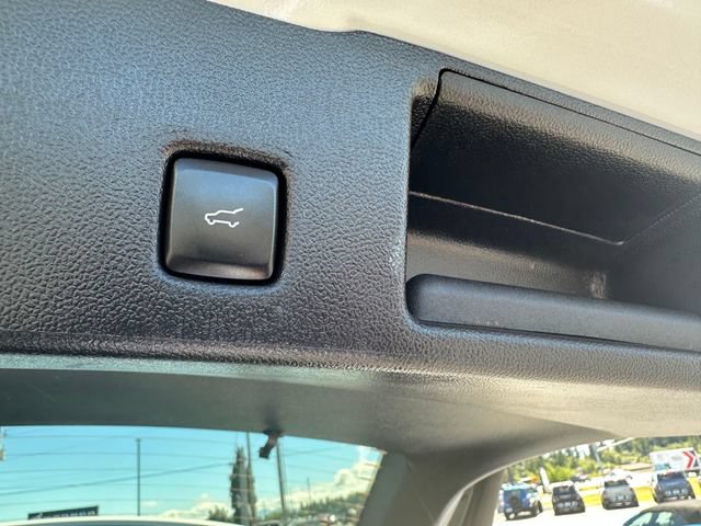Certified 2025 Ford Escape Platinum AWD/4WD image 25