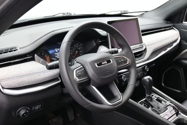 Used 2024 Jeep Compass Latitude AWD/4WD image 15