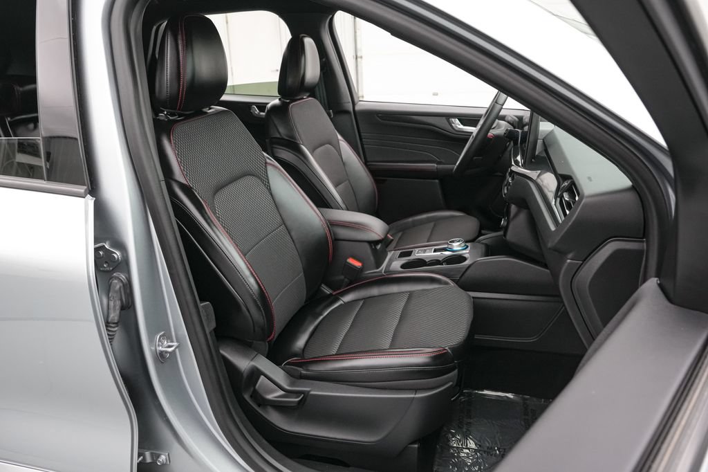 Certified 2024 Ford Escape ST-Line w/ Tech Pack #1 AWD/4WD image 23