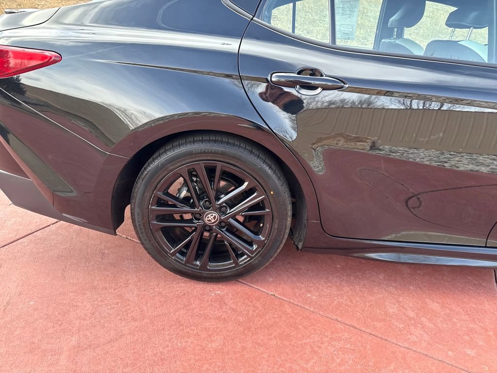 Used 2025 Toyota Camry SE image 30