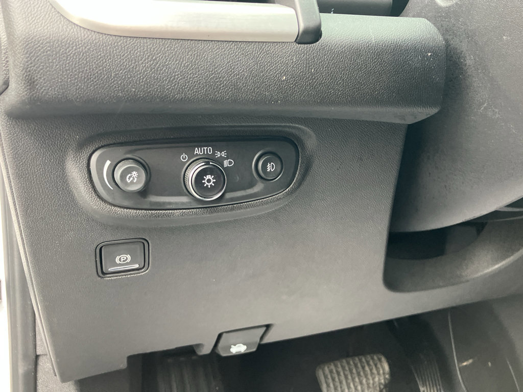 Used 2020 GMC Terrain SLT w/ Preferred Package image 14