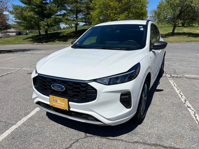 Certified 2023 Ford Escape ST-Line w/ Tech Pack #1 AWD/4WD image 4