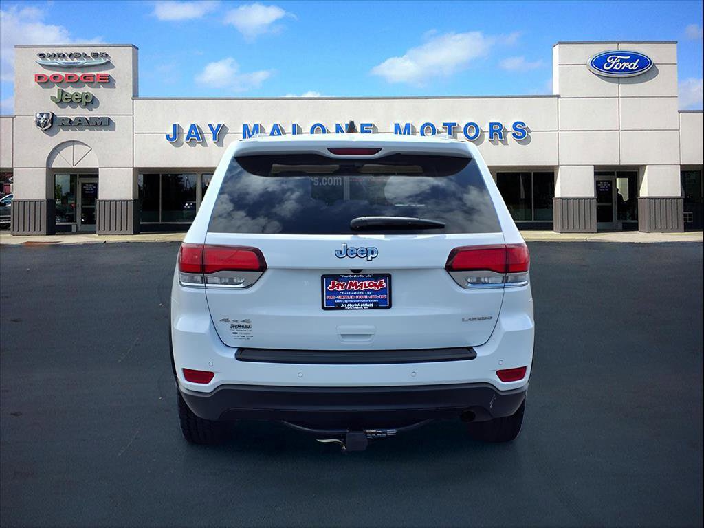 Used 2020 Jeep Grand Cherokee Laredo image 3