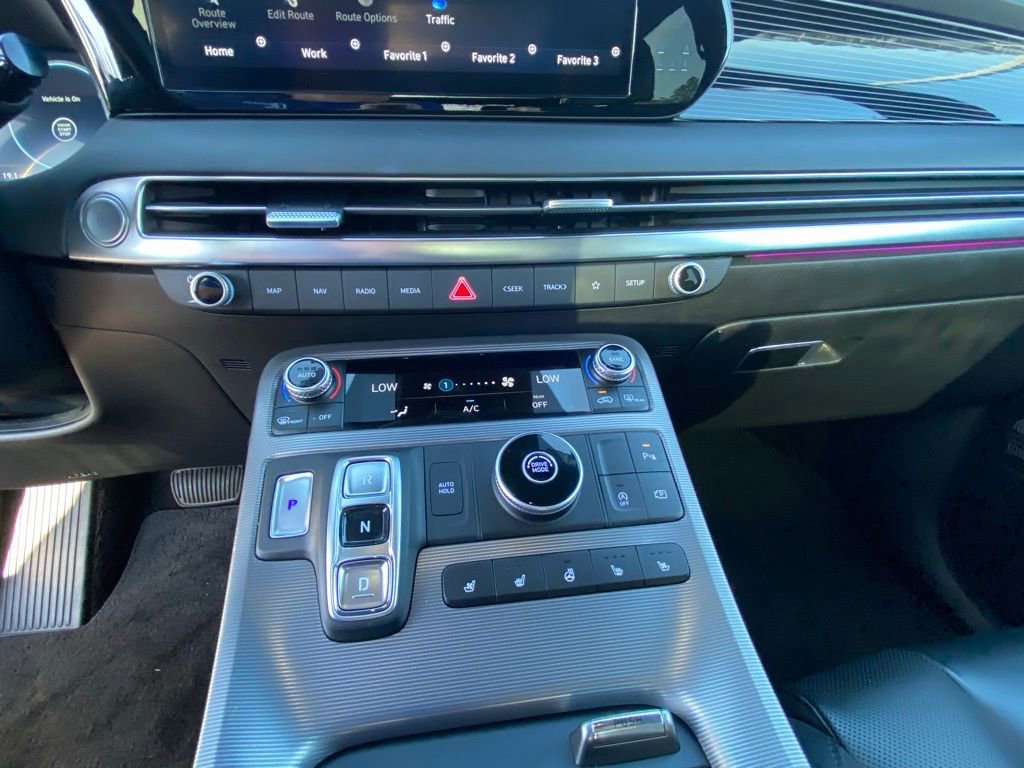 Used 2024 Hyundai Palisade Calligraphy image 16