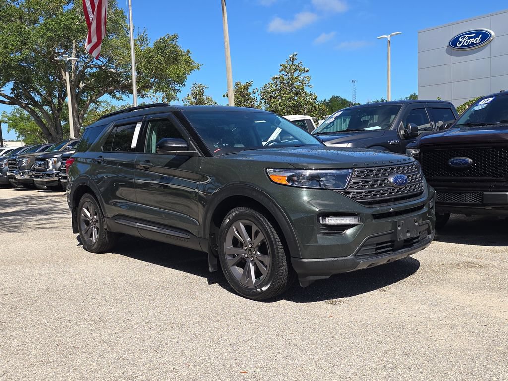 Certified 2022 Ford Explorer XLT w/ Equipment Group 202A AWD/4WD image 2