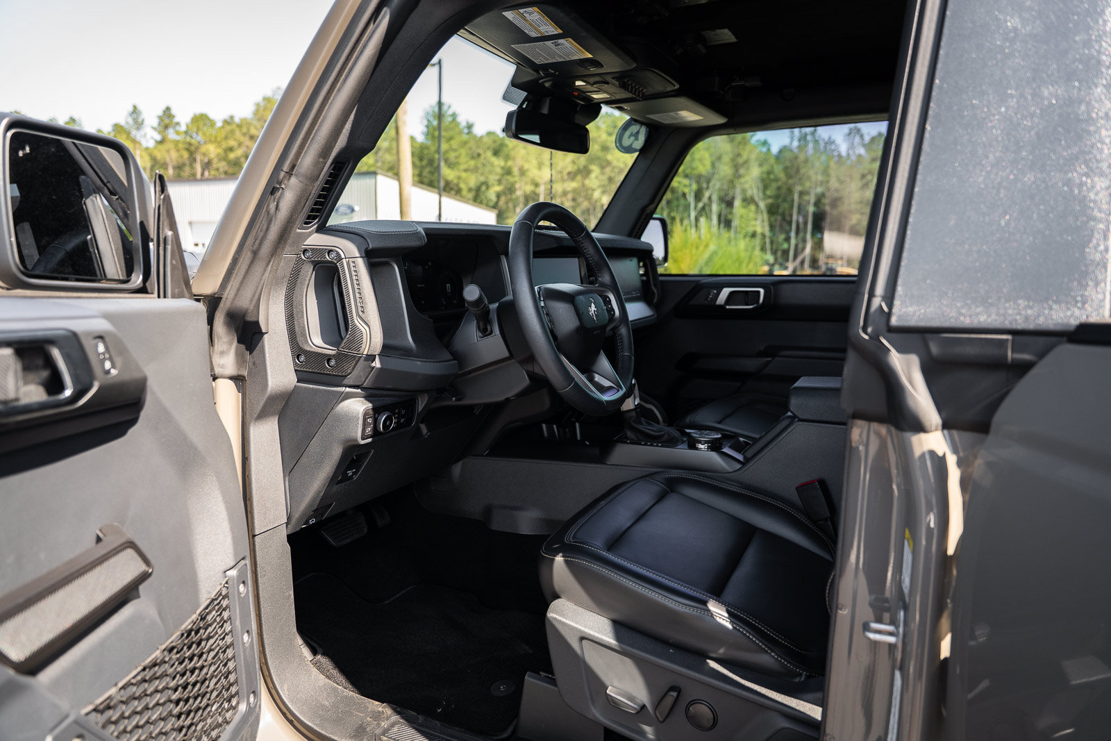 Certified 2025 Ford Bronco Badlands AWD/4WD image 17