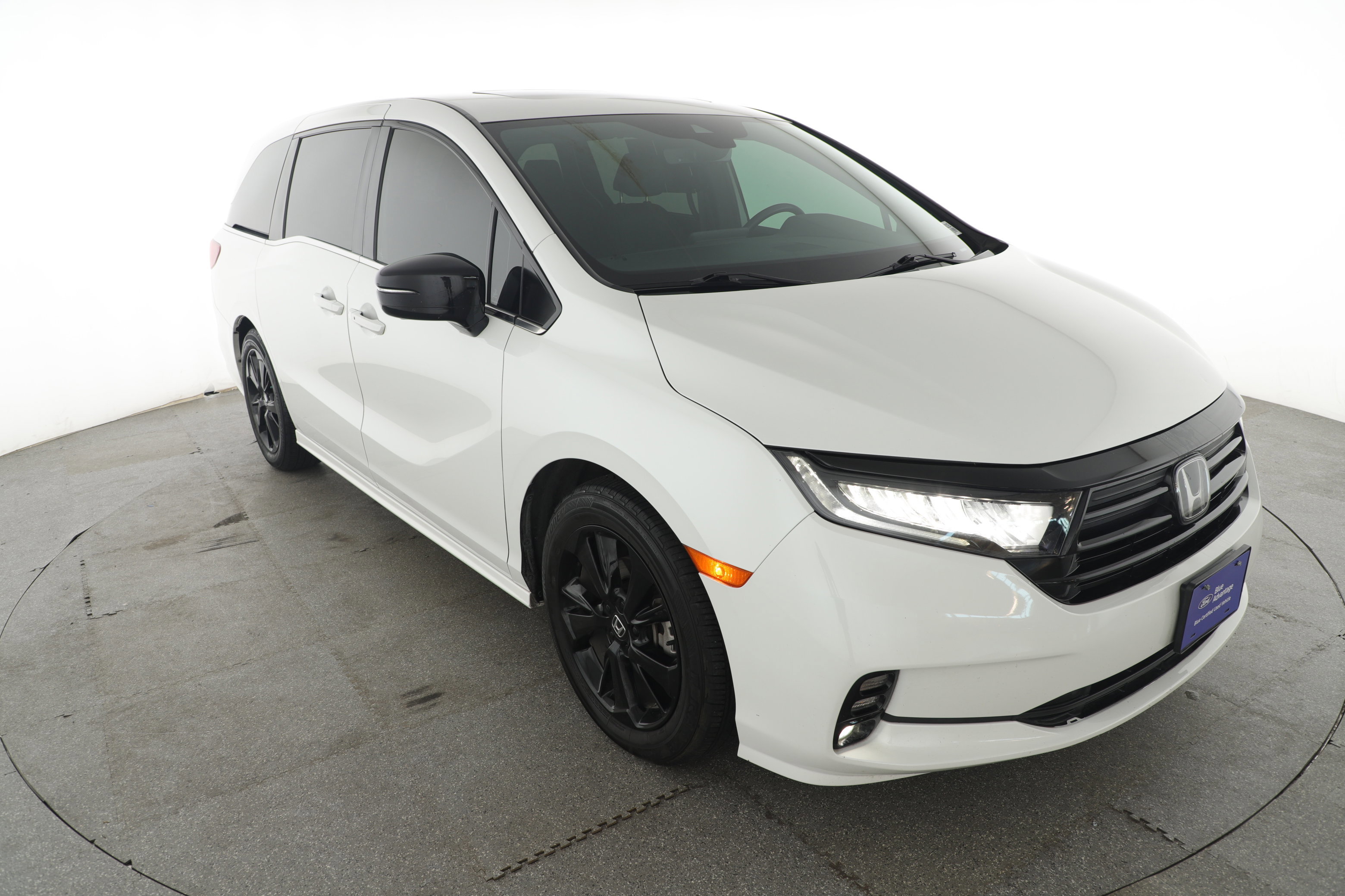 Used 2023 Honda Odyssey Sport image 2