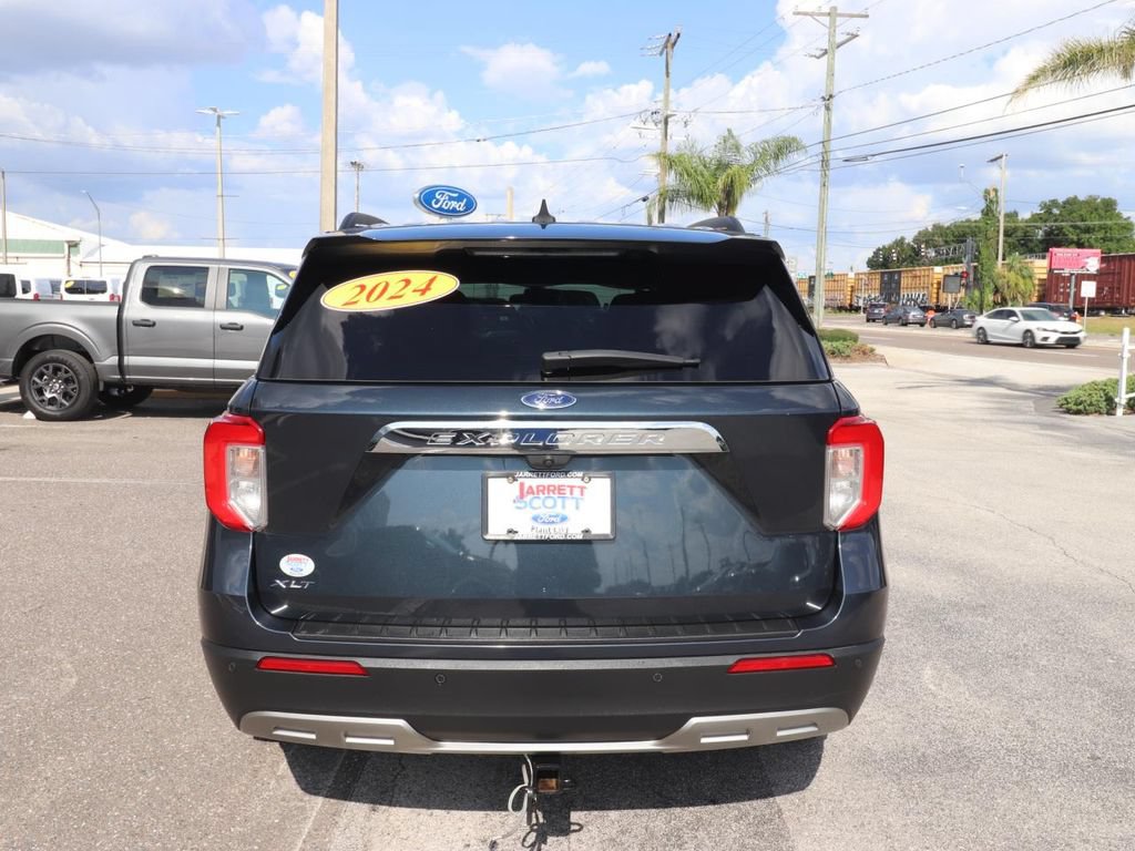 Certified 2024 Ford Explorer XLT w/ Equipment Group 202A RWD image 13