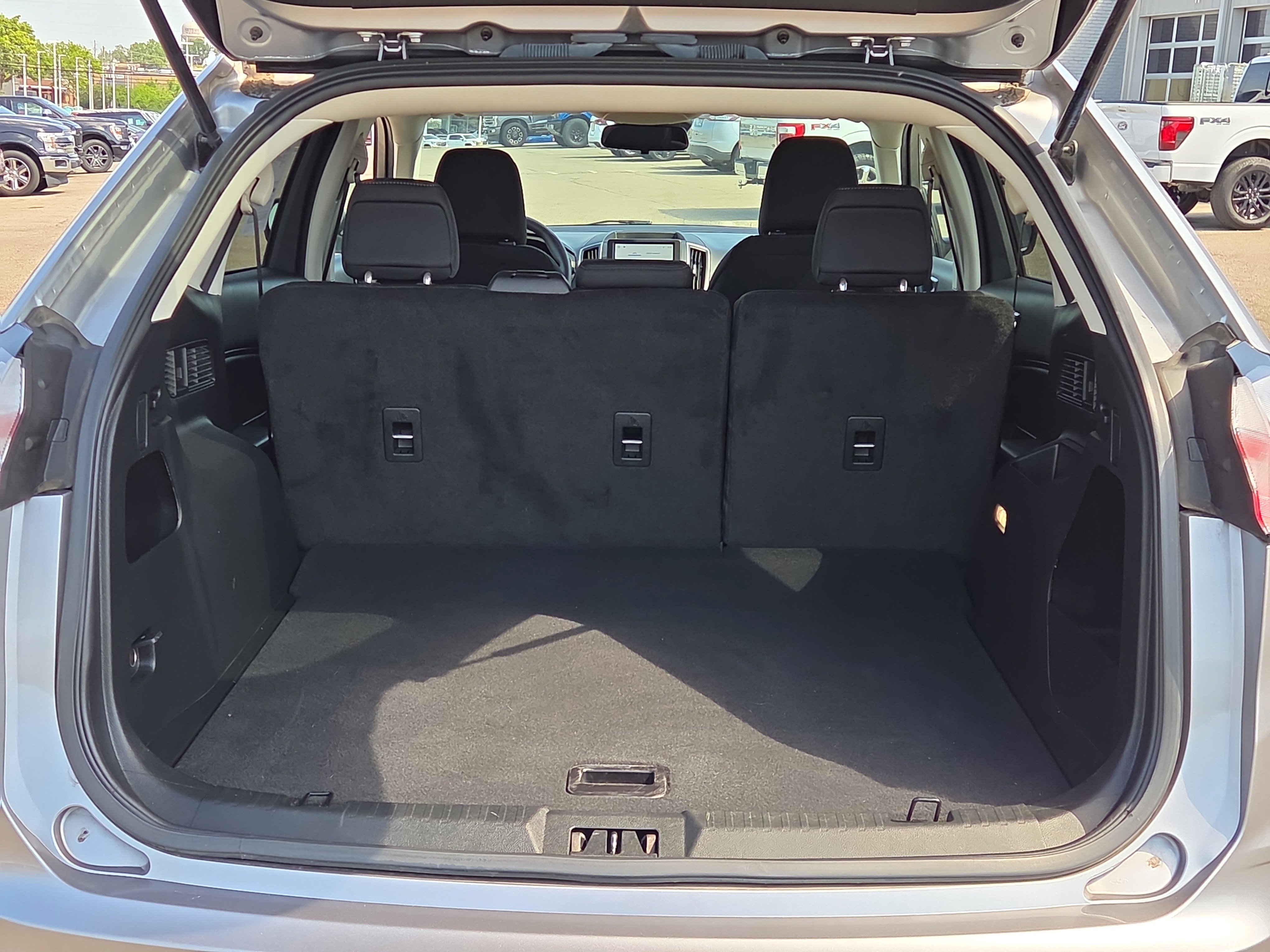 Certified 2022 Ford Edge SE image 13