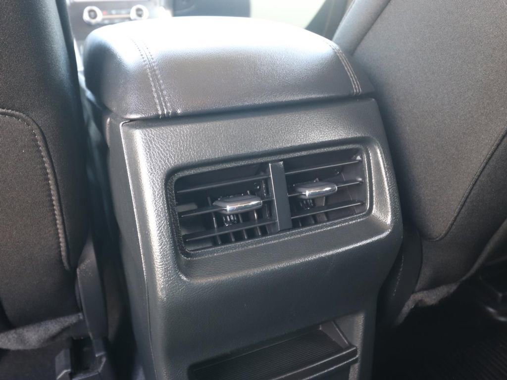 Certified 2024 Ford Edge SE w/ Black Appearance Package image 14