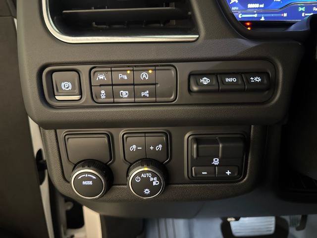 Used 2024 Chevrolet Suburban Premier w/ Advanced Technology Package RWD image 19
