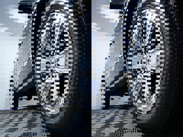 Used 2018 GMC Sierra 1500 SLT image 2