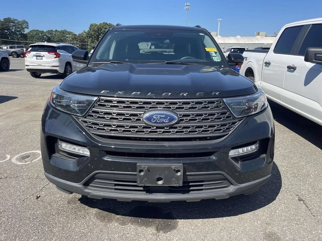 Certified 2023 Ford Explorer XLT w/ Equipment Group 202A AWD/4WD image 2