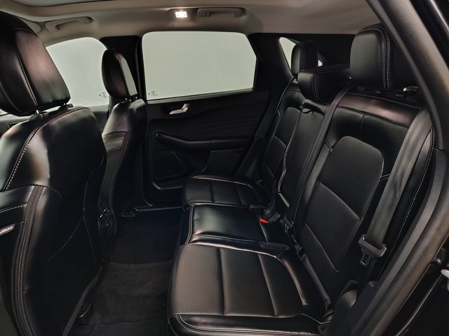 Certified 2025 Ford Escape Platinum AWD/4WD image 25