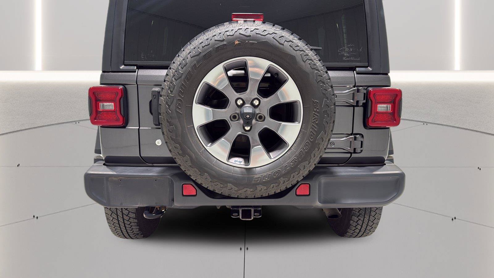 Used 2019 Jeep Wrangler Unlimited Sahara w/ Cold Weather Group AWD/4WD image 29