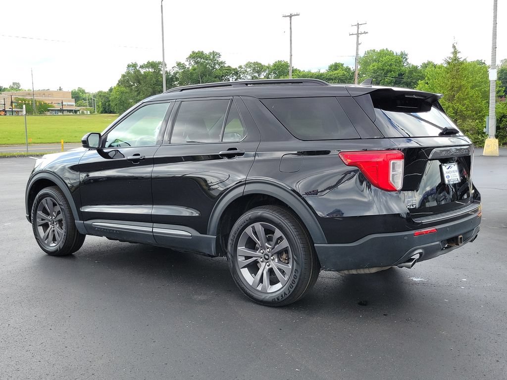 Certified 2022 Ford Explorer XLT w/ Equipment Group 202A AWD/4WD image 4