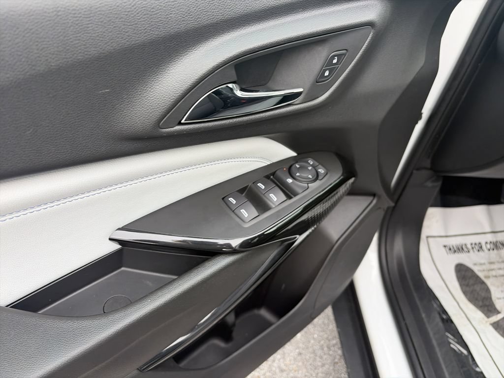 Used 2025 Chevrolet Trax LT FWD image 18